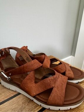 Sofft Rust Brown Suede Crisscross Strap Sandals